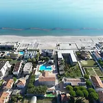Ξενοδοχείο Color Perla Village 3*