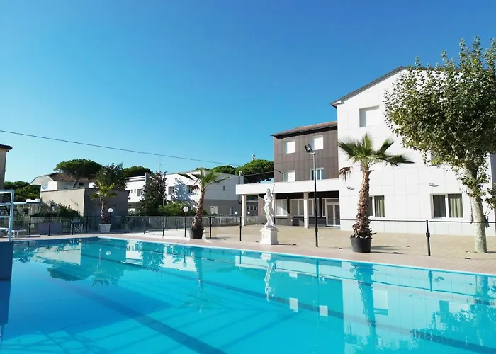 Color Perla Village Hotell 3*